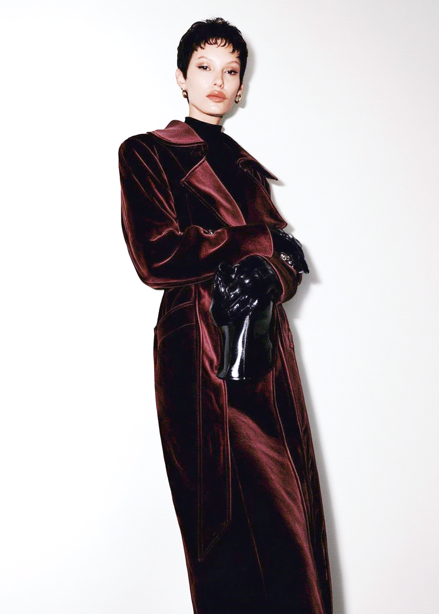 Long coat in wine red velvet