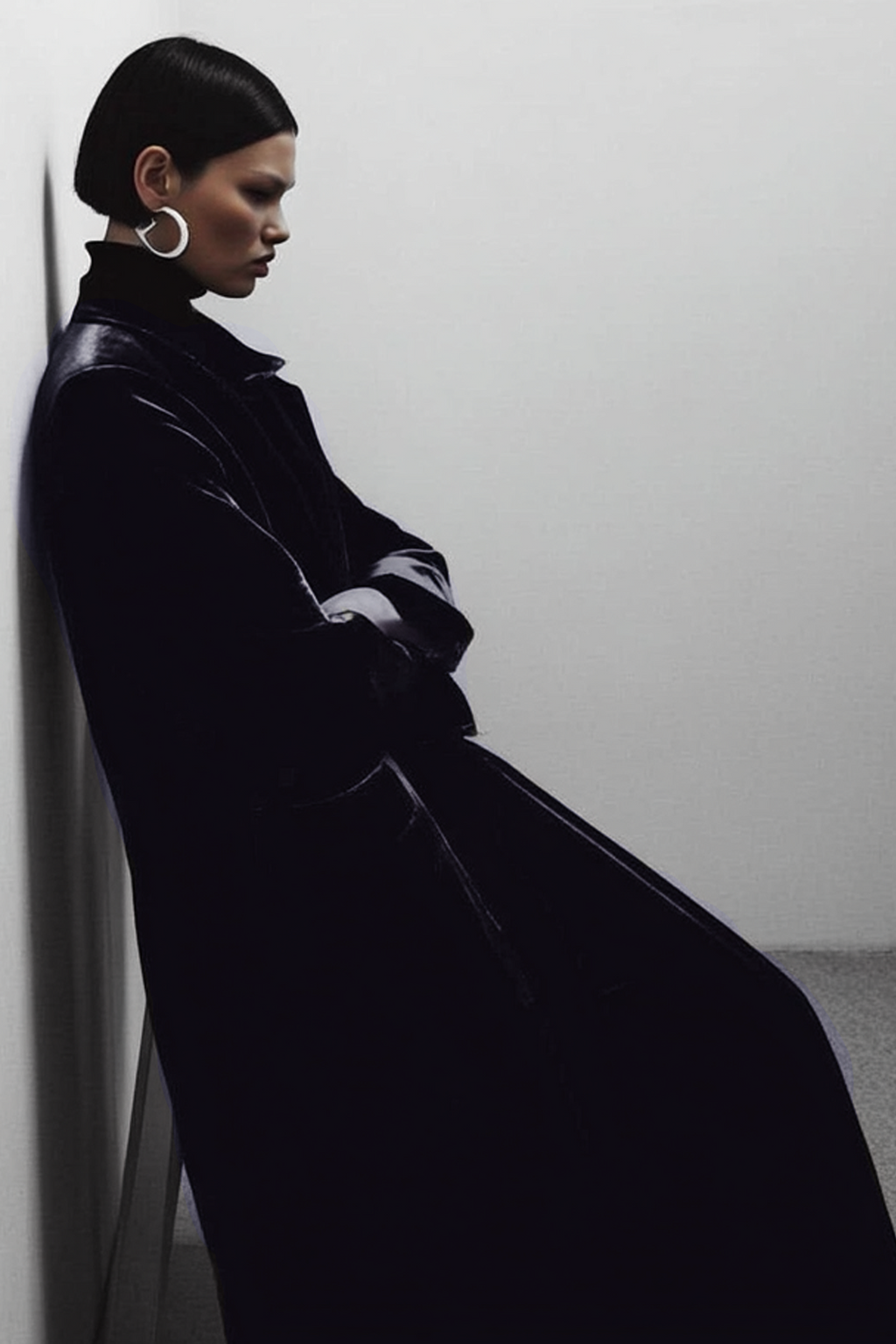 Long coat in deep blue velvet