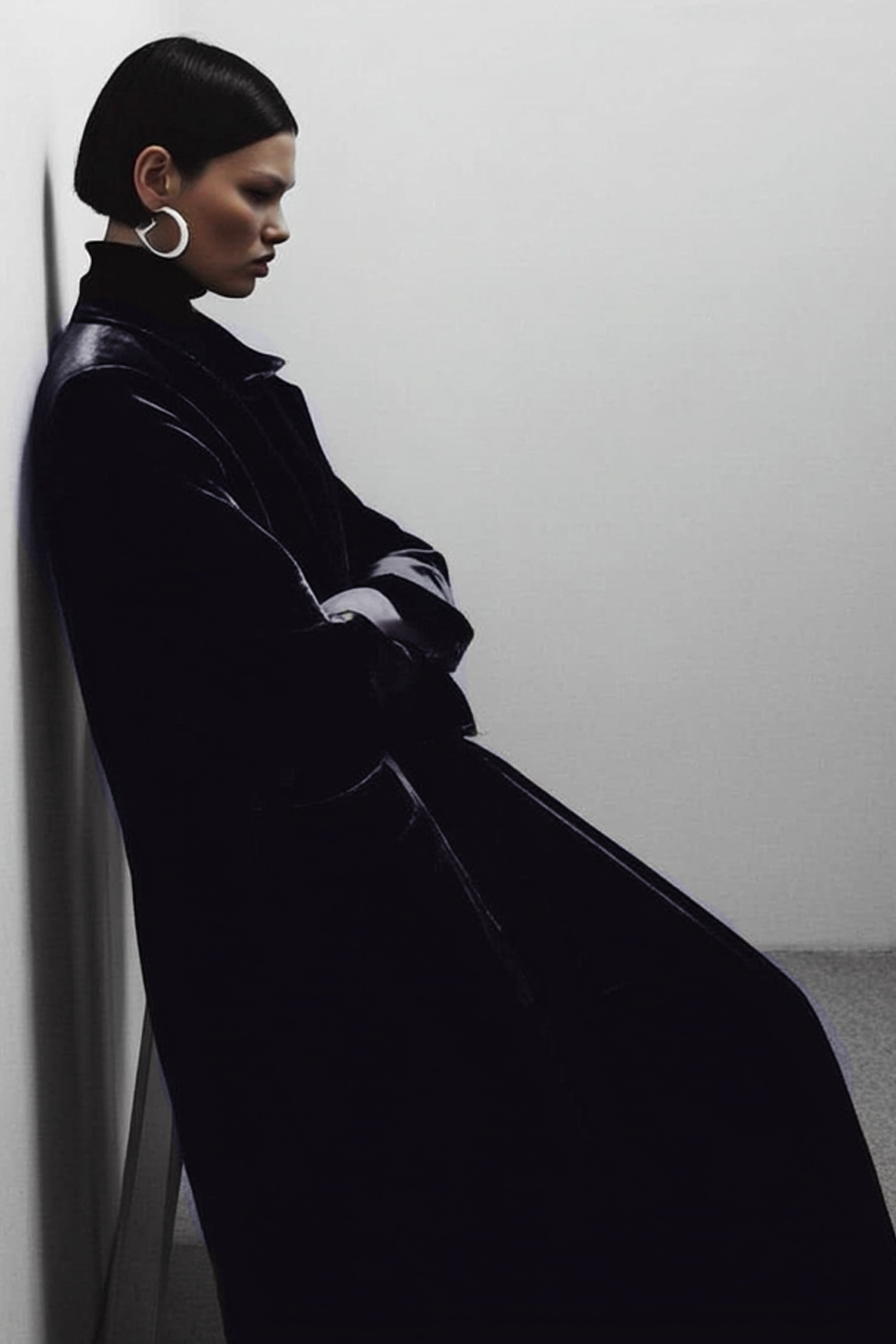 Long coat in deep blue velvet