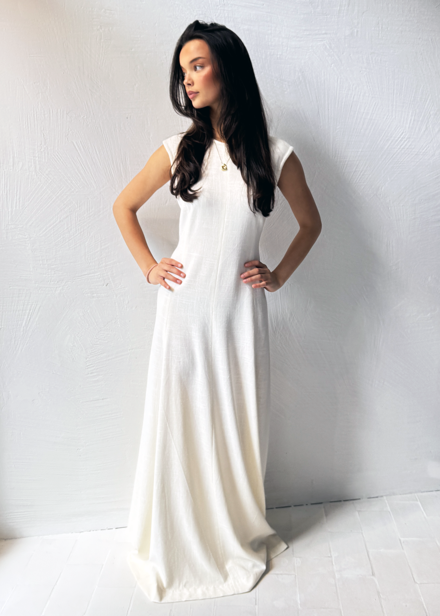 Linen dress in creme