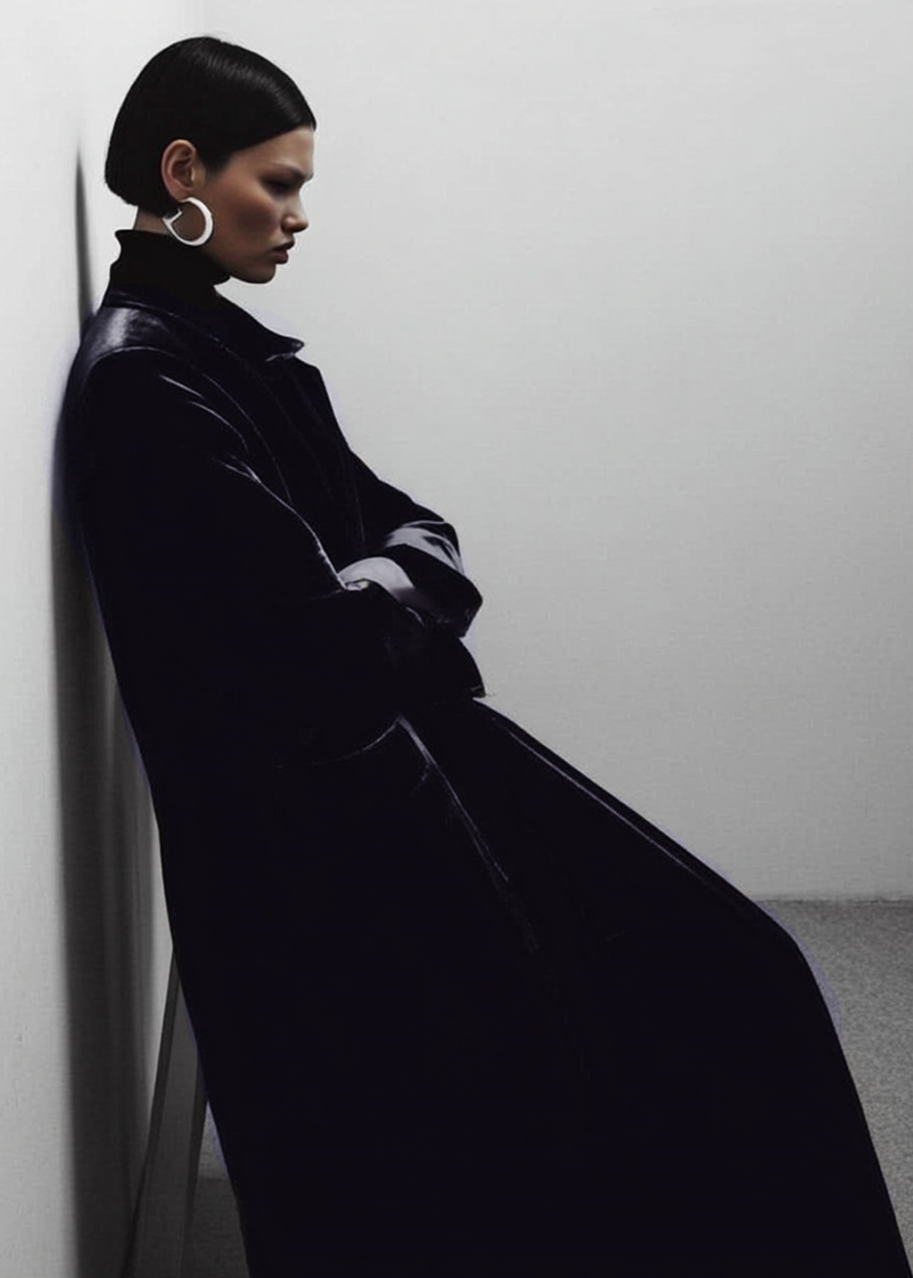 Long coat in deep blue velvet