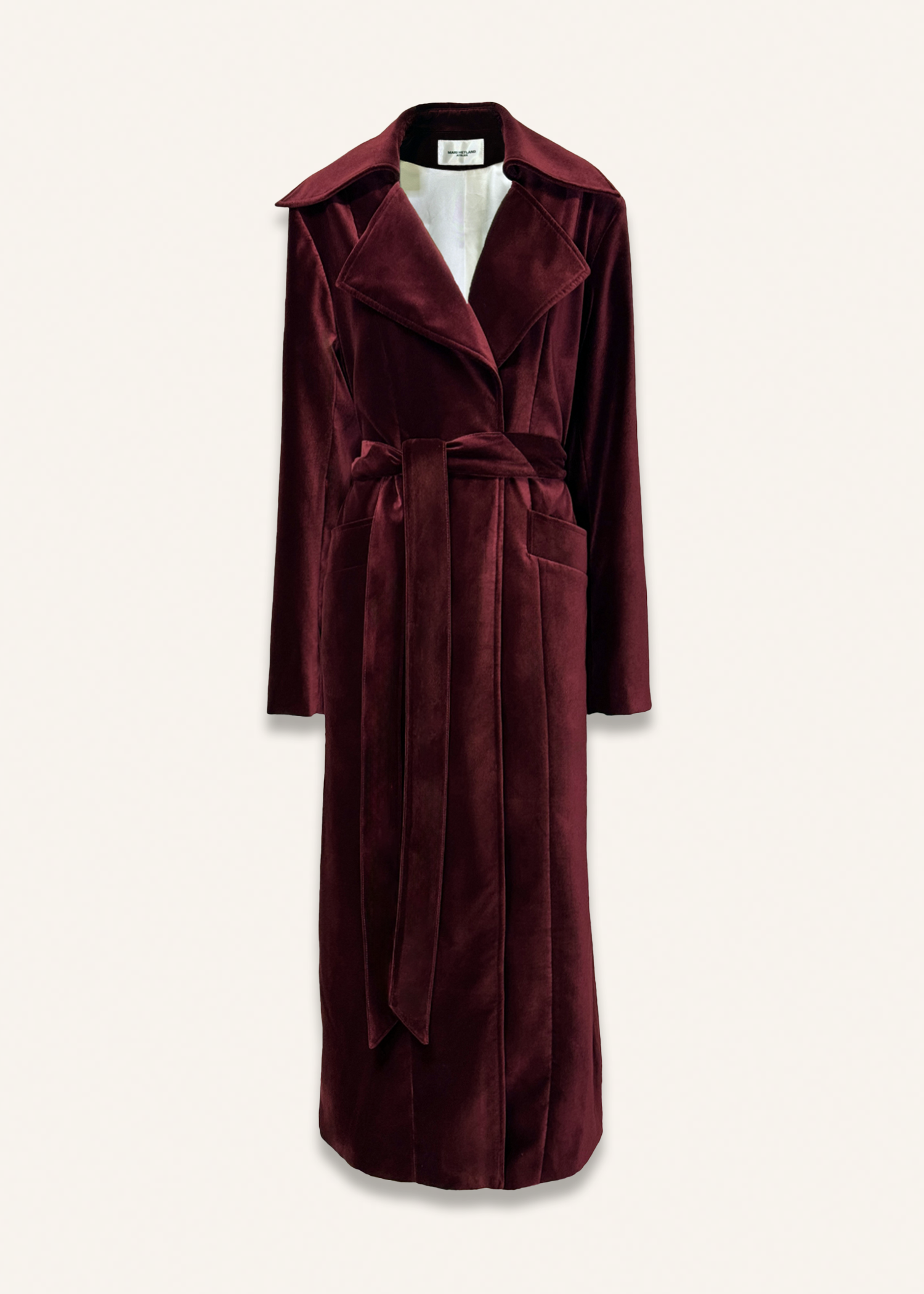 Long coat in wine red velvet